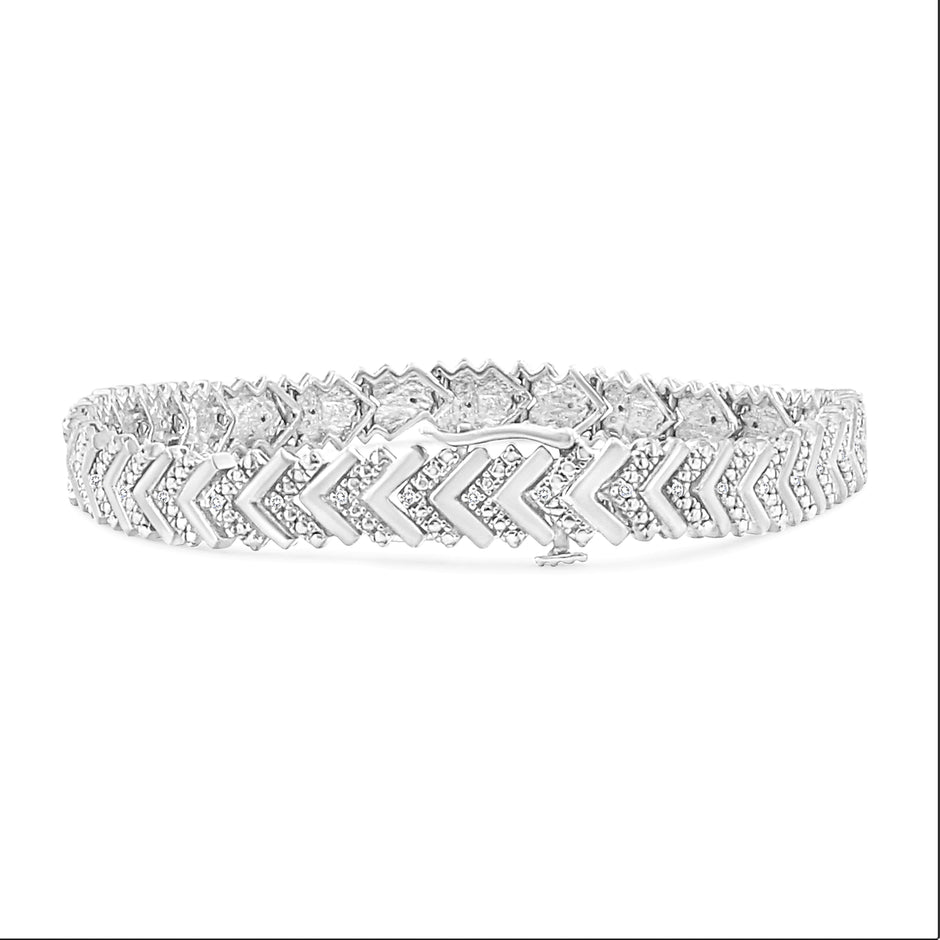 .925 Sterling Silver 1/6 Cttw Round-Cut Diamond Chevron Wave 7.25