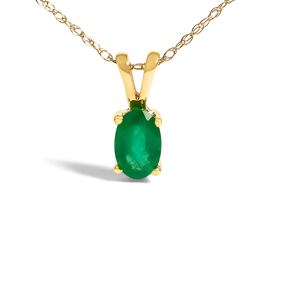 14K Yellow Gold Oval Green Emerald Solitaire Pendant Necklace - 18