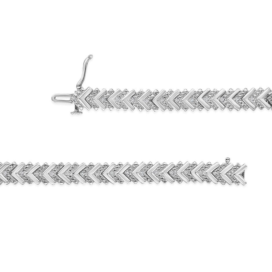 .925 Sterling Silver 1/6 Cttw Round-Cut Diamond Chevron Wave 7.25