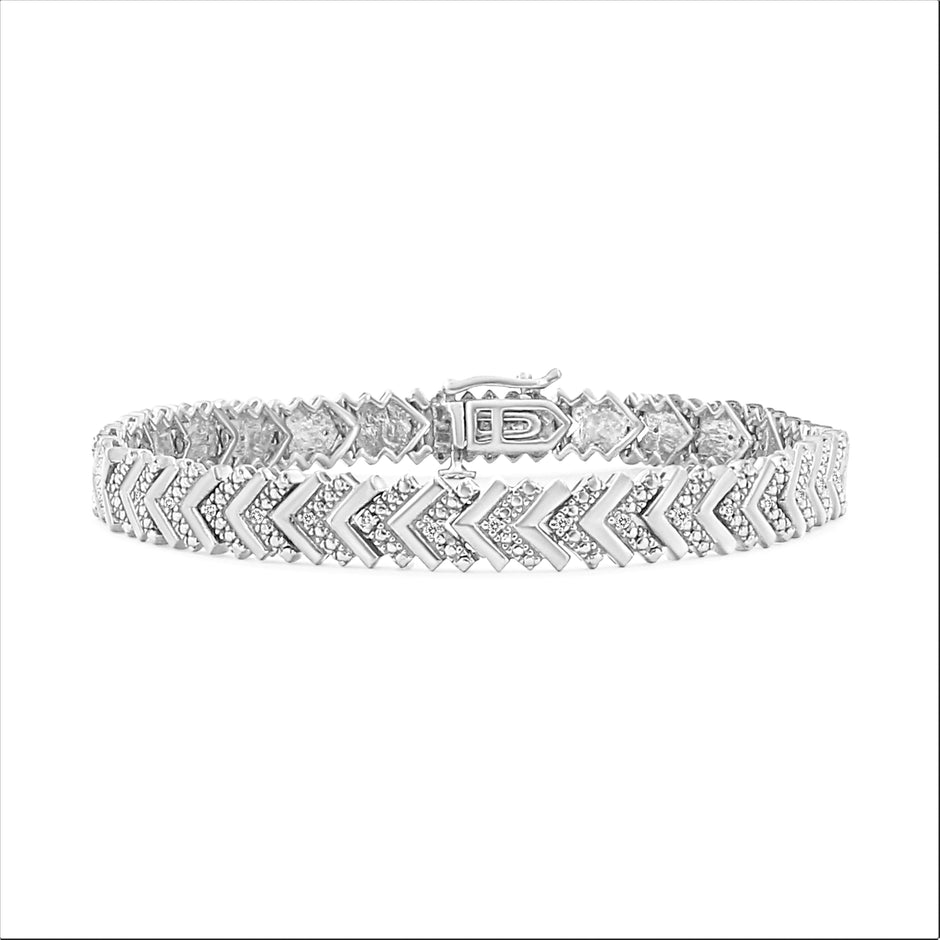.925 Sterling Silver 1/6 Cttw Round-Cut Diamond Chevron Wave 7.25
