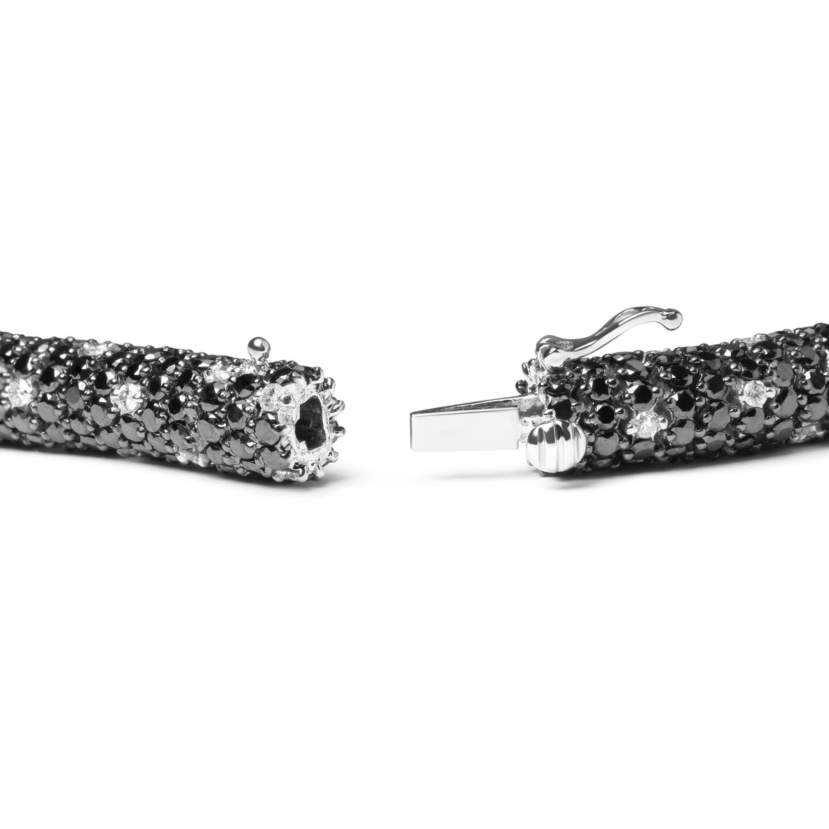 18K White Gold 20.0 Cttw Black and White Pave Set Diamond Eternity Snake Skin Style Tennis Bracelet (Black and G-H Color, SI1-SI2 Clarity) - Size 7