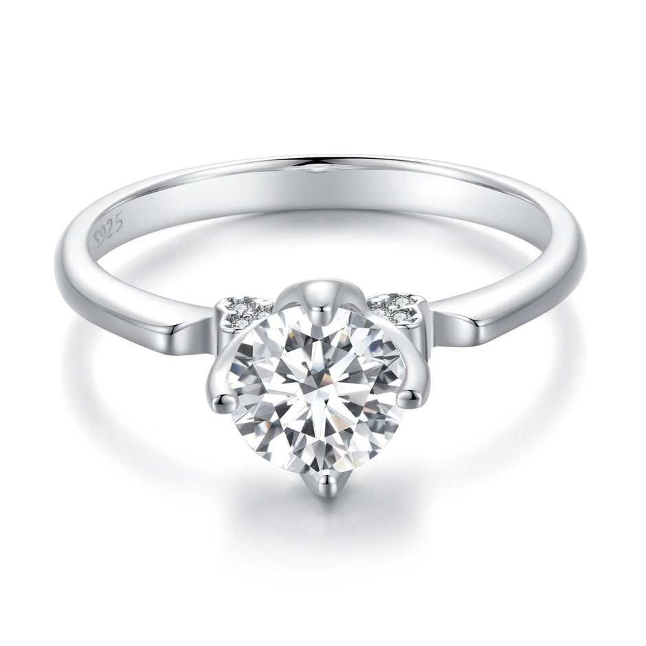 925 Sterling Silver 1.0 Carat Moissanite Ring in Size 8